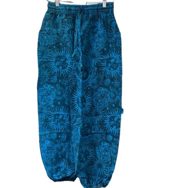 Cuffed sun trousers.