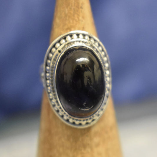 Ganesha Handicrafts-Amethyst Oval Dotted Ring, Amethyst Dotted Ring, Oval Amethyst Dot Ring. Womens Ring, Women Amethyst Oval Dotted Ring, Fashion for Womens Ring. Womens Ring, BLock Colour Amethyst oval Dotted Ring, Ring, Dotted Ring, Women's Ring, Ring Collection.