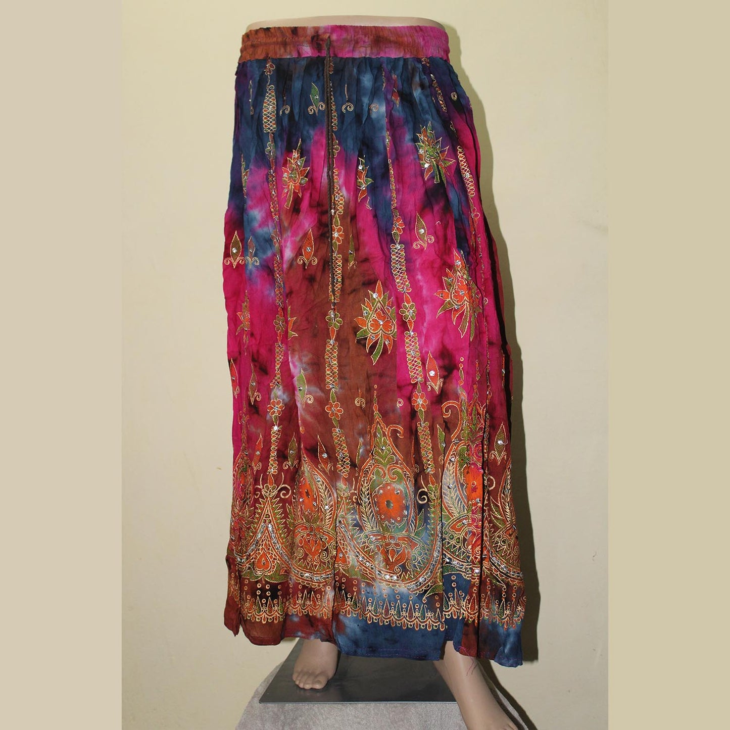 Ganesha Handicrafts, Beautiful Tie Dye Long Skirt, Girls Beautiful Tie Dye Long Skirt, Womens Beautiful Tie Dye Long Skirt, Fashion Beautiful Tie Dye Long Skirt, New trending Long Skirt, Tie Long Skirt.