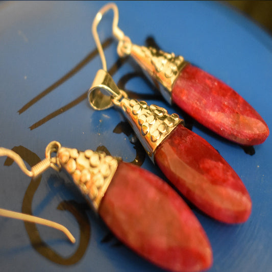 Ganesha Handicrafts, Detailed Ruby Set, Ruby Set, Women's Trending Ruby Set, New Modern Ruby Set, Women's Model Ruby Set, Women's Fashion Detailed Ruby Set.