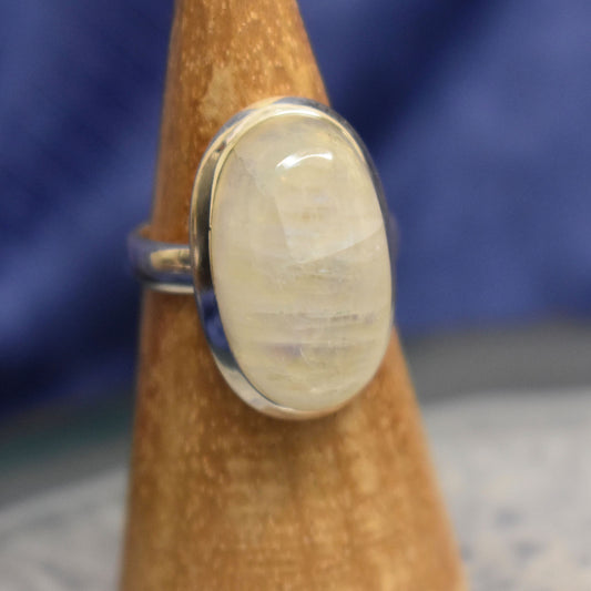 Ganesha Handicrafts, Plain Moonstone Ring, Moonstone Ring, Womens Trending Ring, Womens New Model Rings, Fashion Ring For Women's, Women's Ring.