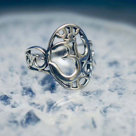 Ganesha Handicrafts, Silver Detailed Om, Silver Om, Women's Trending OM Silver, Traditional silver, Detailed for Women's Om Silver.
