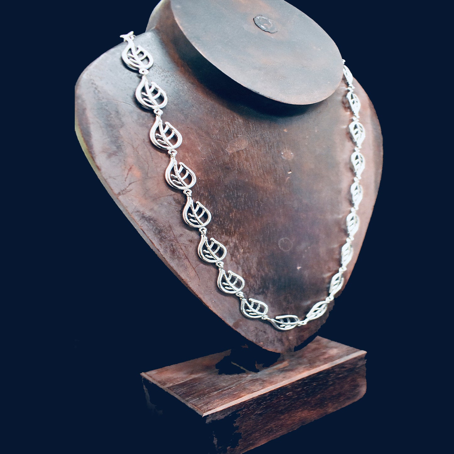 Ganesha Handicrafts, Solid Chunky Leaf Necklace, Necklace, Women's Trending Necklace, New one Modern Necklace, Stylish Women's Necklace.