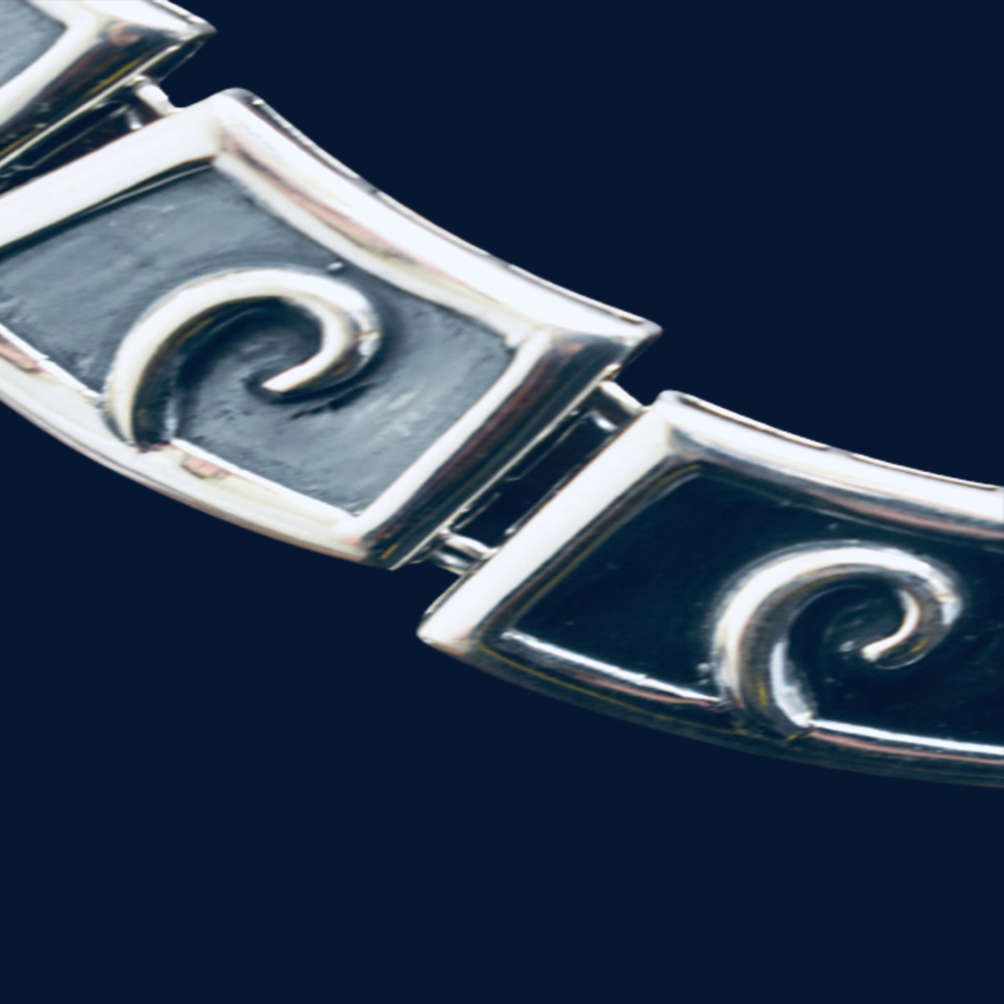 Ganesha Handicrafts, Solid Swirl Plate Necklace, Swirl Plate Necklace, Necklace, Women's Trending Necklace, New Model Womens Necklace, Women's Fashion stylish Necklace.