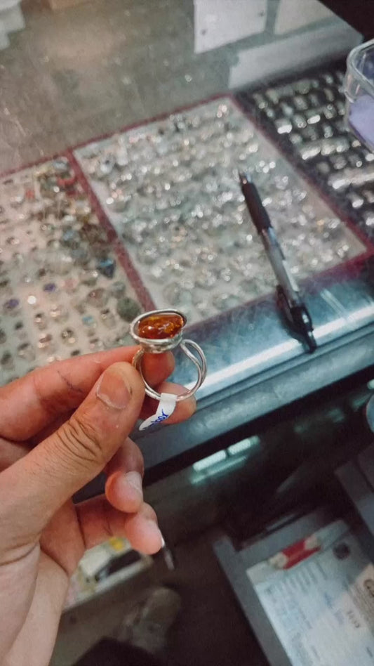 Amber adjustable ring