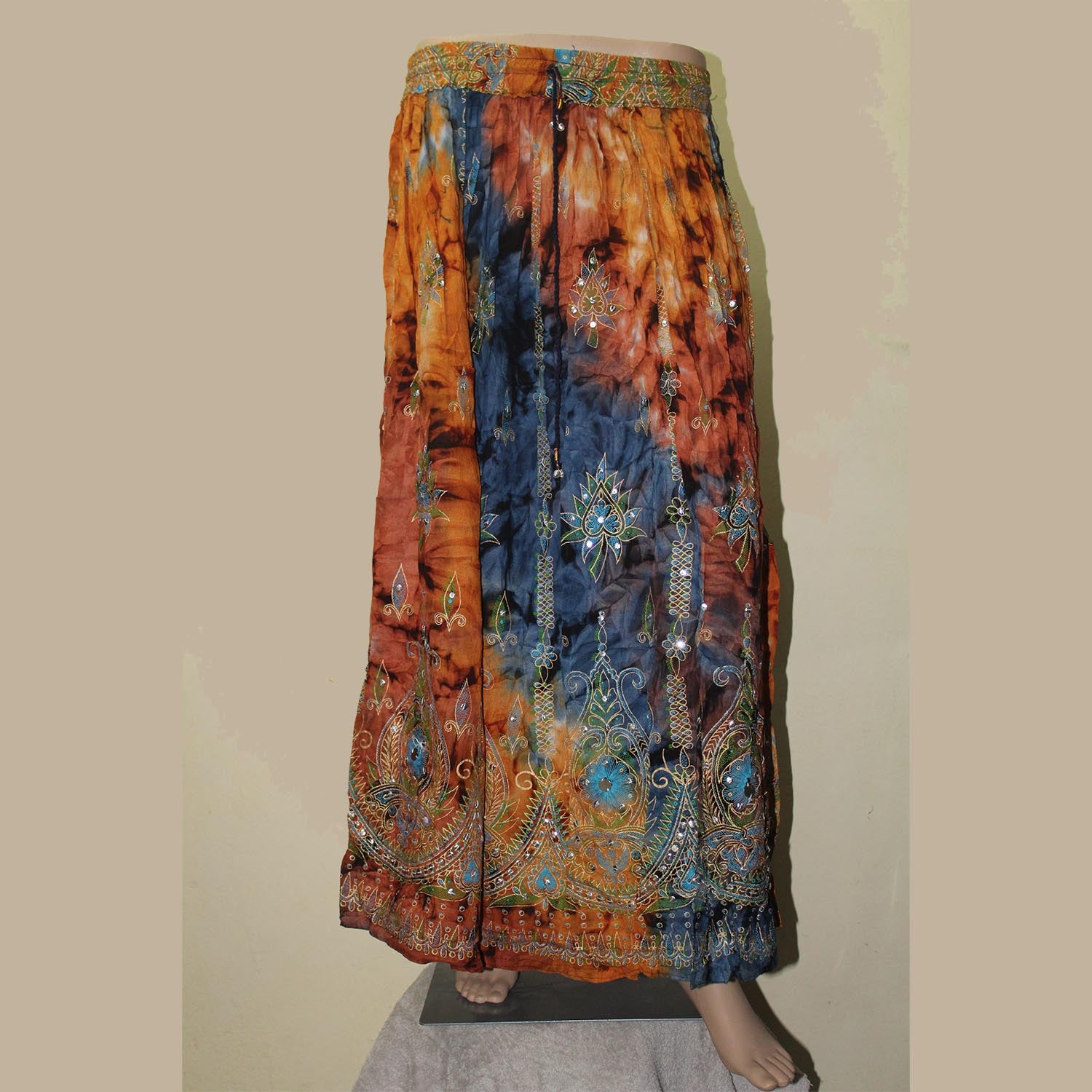 Ganesha Handicrafts, Beautiful Tie Dye Long Skirt, Girls Beautiful Tie Dye Long Skirt, Womens Beautiful Tie Dye Long Skirt, Fashion Beautiful Tie Dye Long Skirt, New trending Long Skirt, Tie Long Skirt.