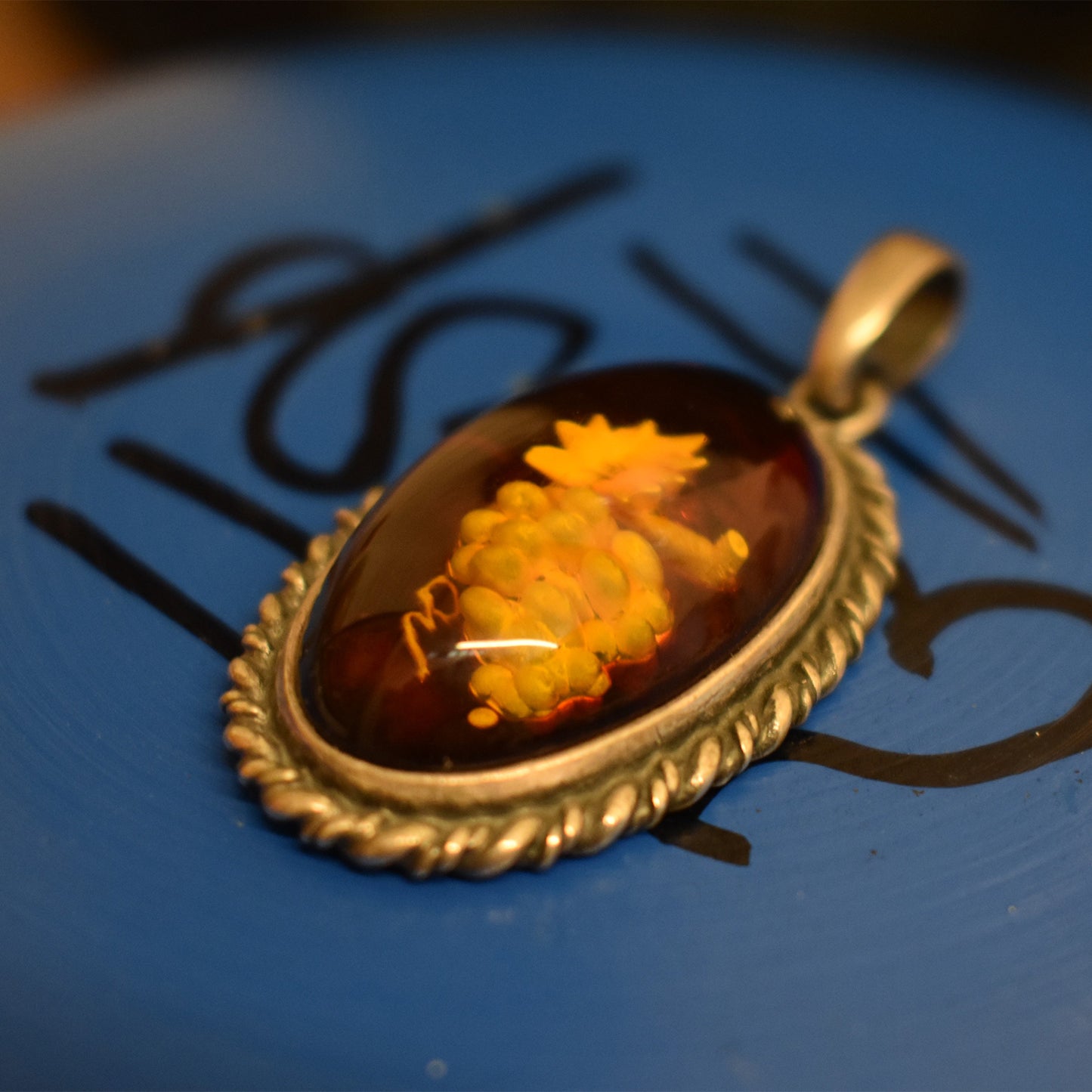 Ganesha Handicrafts, Cameo Amber, Buy Amber Cameo Online, Buy Amber Cameo, Cameos in Amber. Trending Cameo Amber.