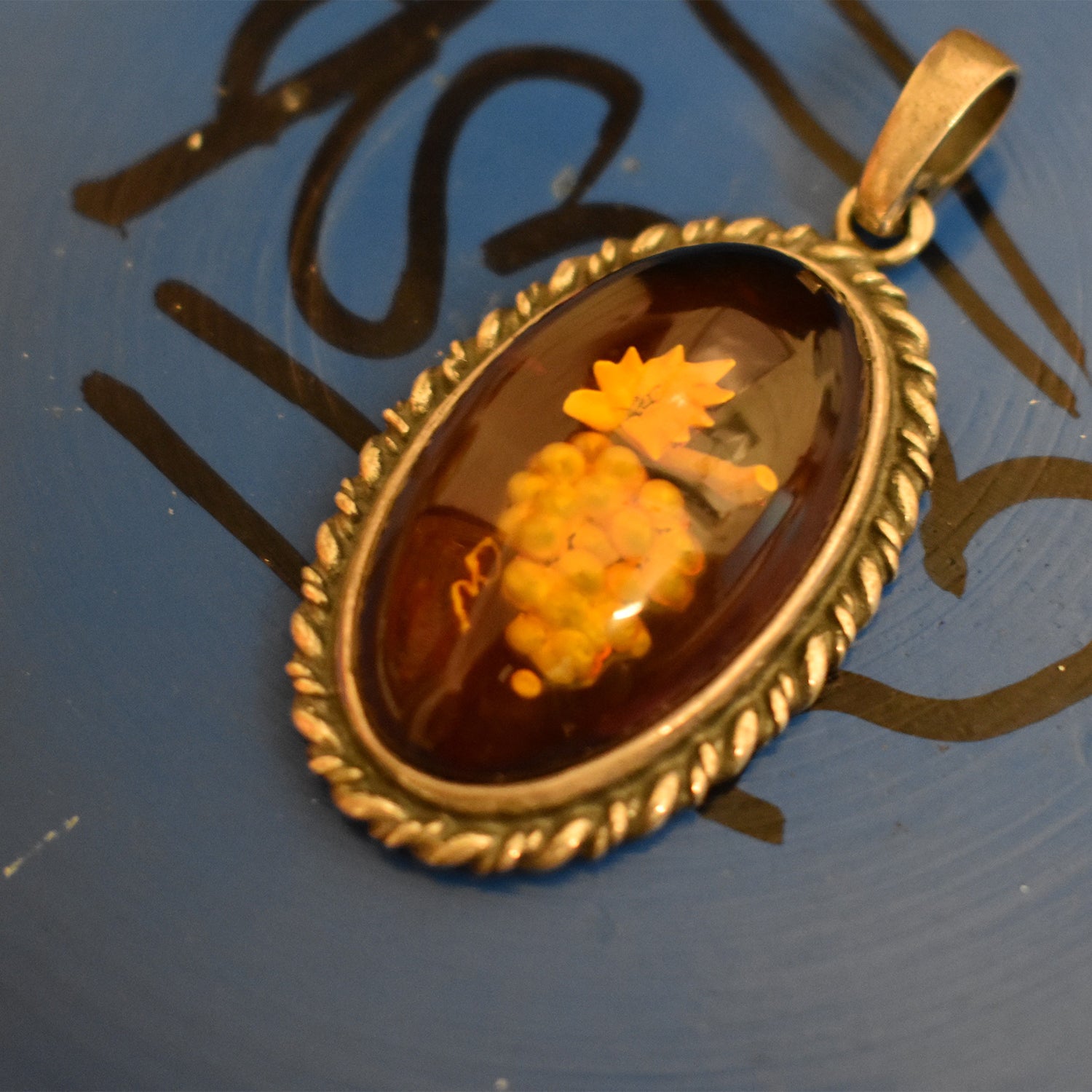 Ganesha Handicrafts, Cameo Amber, Buy Amber Cameo Online, Buy Amber Cameo, Cameos in Amber. Trending Cameo Amber.