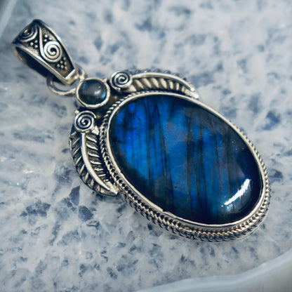 Ganesha Handicrafts, Detailed Labradorite Pendant, Womens Labradorite Pendant, New Model Pendant, Womens Trending Pendant, Womens Modern Pendant, Fashion for Women's Stylish Pendant. 