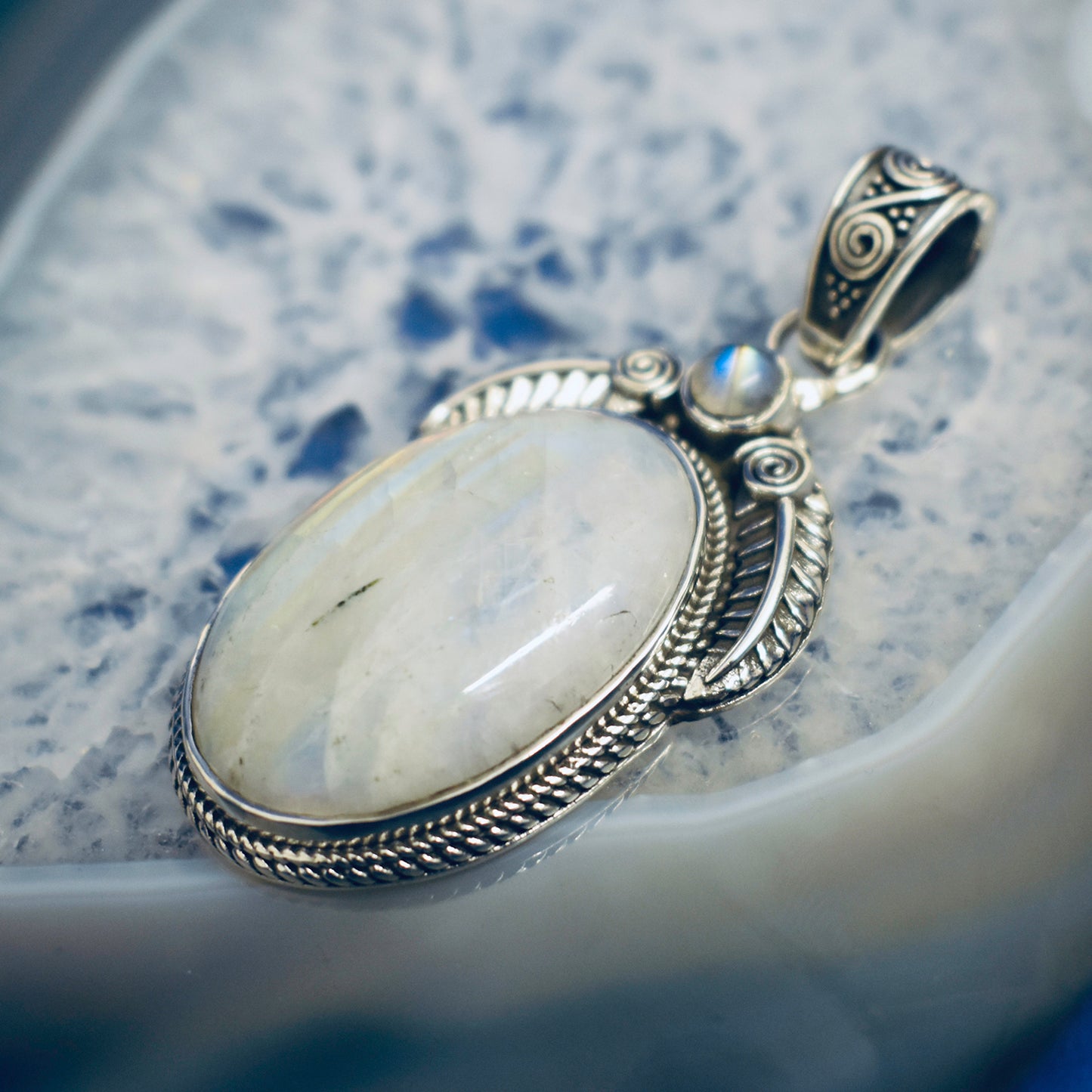 Ganesha Handicrafts, Detailed Rainbow Moonstone Pendant, Rainbow Moonstone Pendant, Womens Trending Pendant, New Model Pendant, Womens New One Modern Pendant Collection, Women's Stylish Pendant. 