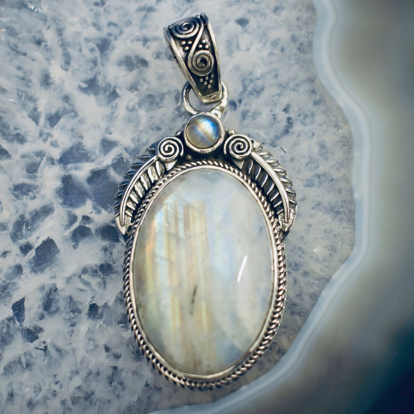 Ganesha Handicrafts, Detailed Rainbow Moonstone Pendant, Rainbow Moonstone Pendant, Womens Trending Pendant, New Model Pendant, Womens New One Modern Pendant Collection, Women's Stylish Pendant. 