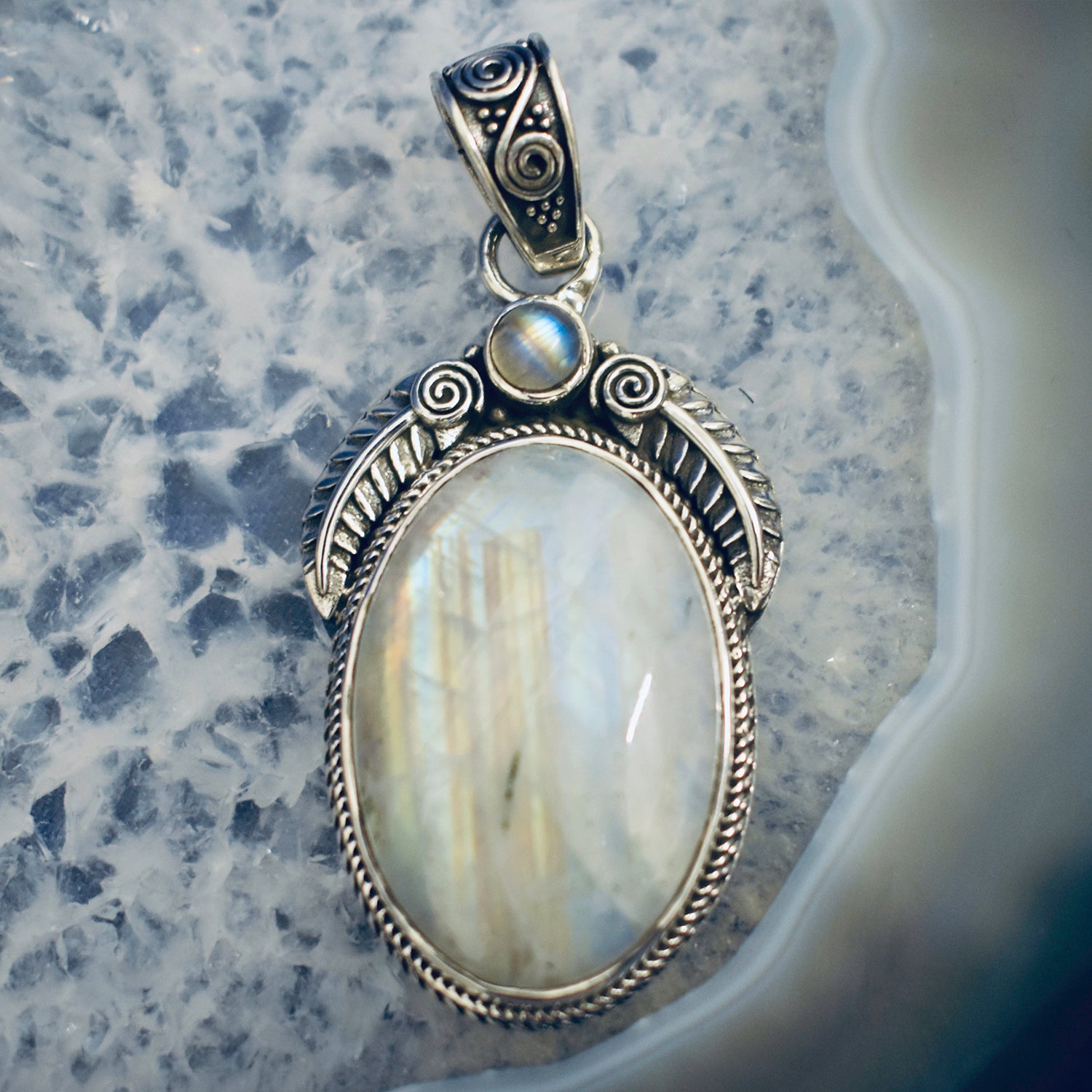 Ganesha Handicrafts, Detailed Rainbow Moonstone Pendant, Rainbow Moonstone Pendant, Womens Trending Pendant, New Model Pendant, Womens New One Modern Pendant Collection, Women's Stylish Pendant. 