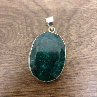 Ganesha Handicrafts-45 Carat Indian Emerald, Ganesha Handicrafts 925 Sterling Silver Pendant, Womens Fashion Emerald, hippies Sterling Silver Pendant, Indian Emerald. 