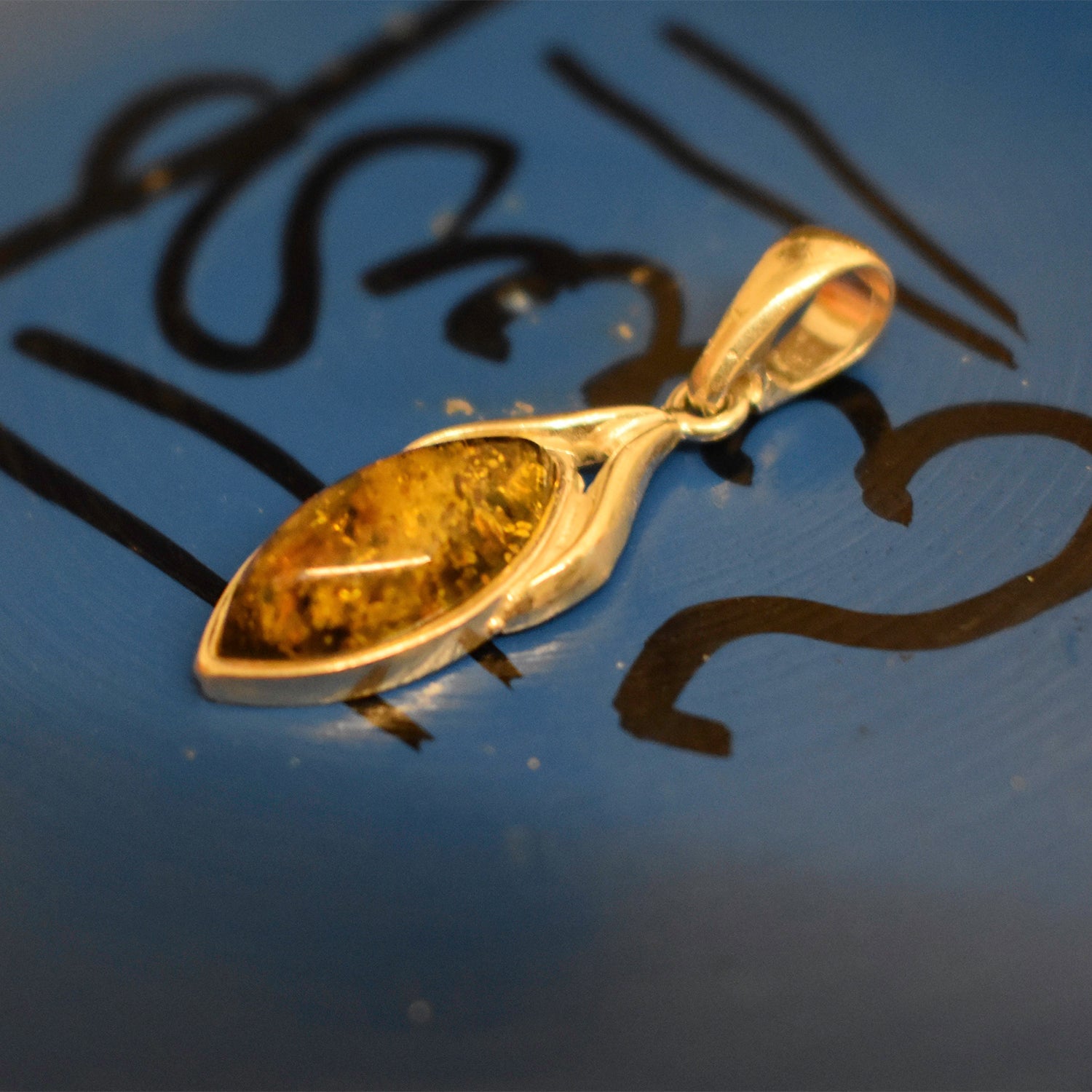 Ganesha Handicrafts, Green Amber, Green Model Womens Amber, Womens Trending Amber, New Model Womens Amber, Womens New Modern Amber, Stylish womens Amber. 