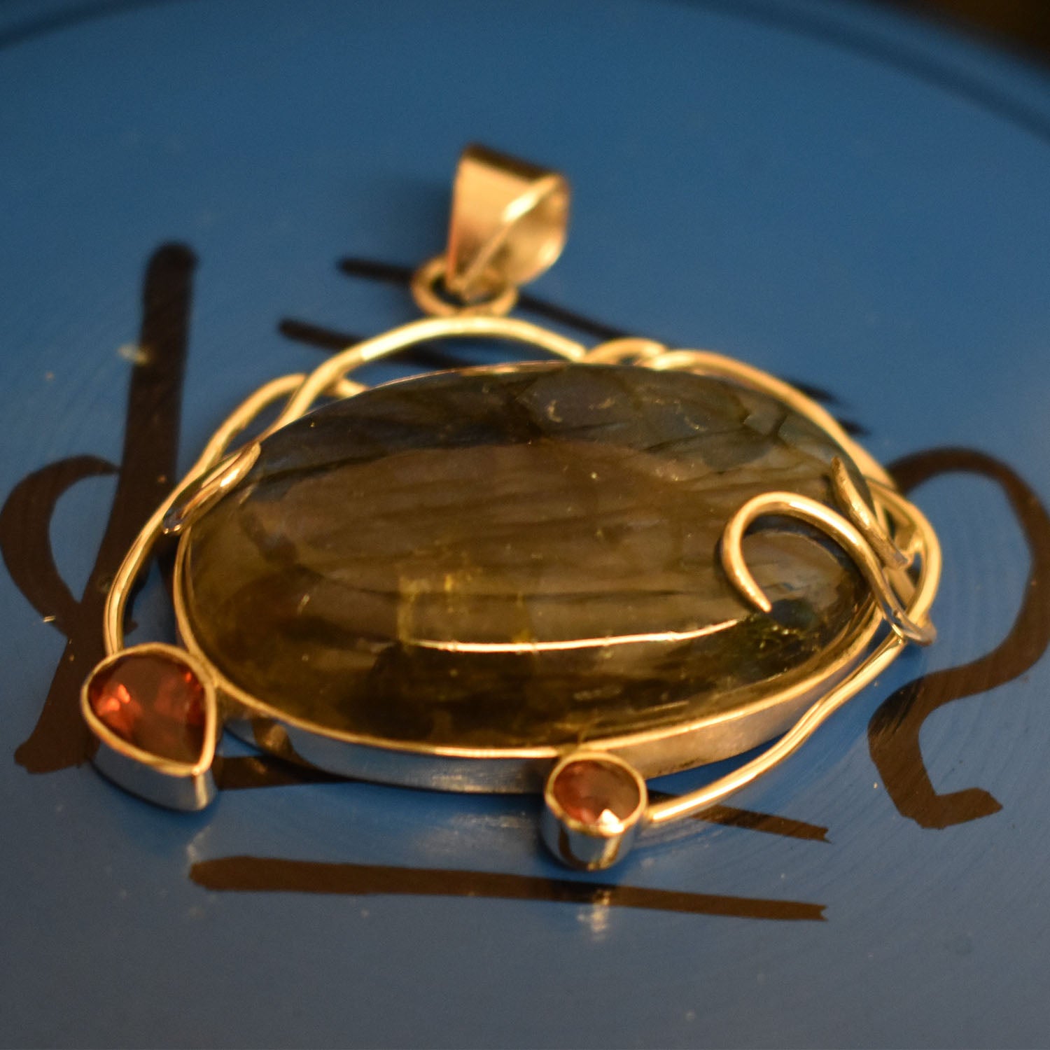 Ganesha Handicrafts Labradorite and Garnet Drop, Drop Pendant, Garnet Drop Pendant, Labradorite Pendant, Golden Pendant