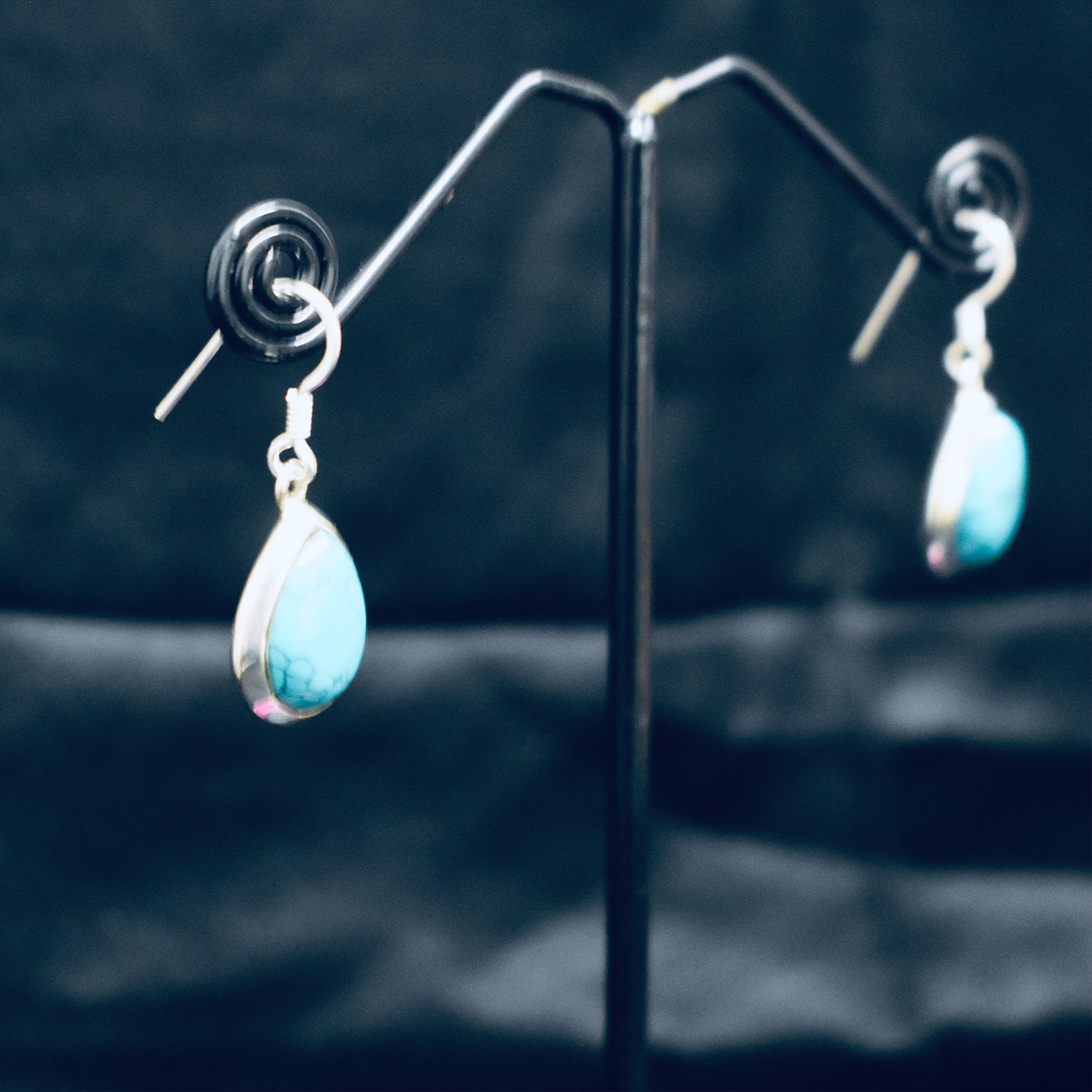 Ganesha Handicrafts, Plain Tear Drop Earrings, Tear Drop Earrings, Plain Earrings, Women's Trending Earrings, Women's Model Drop Earrings, New Model Drop Earrings, Women's Modern Earrings, Stylish Earring for Women's. 