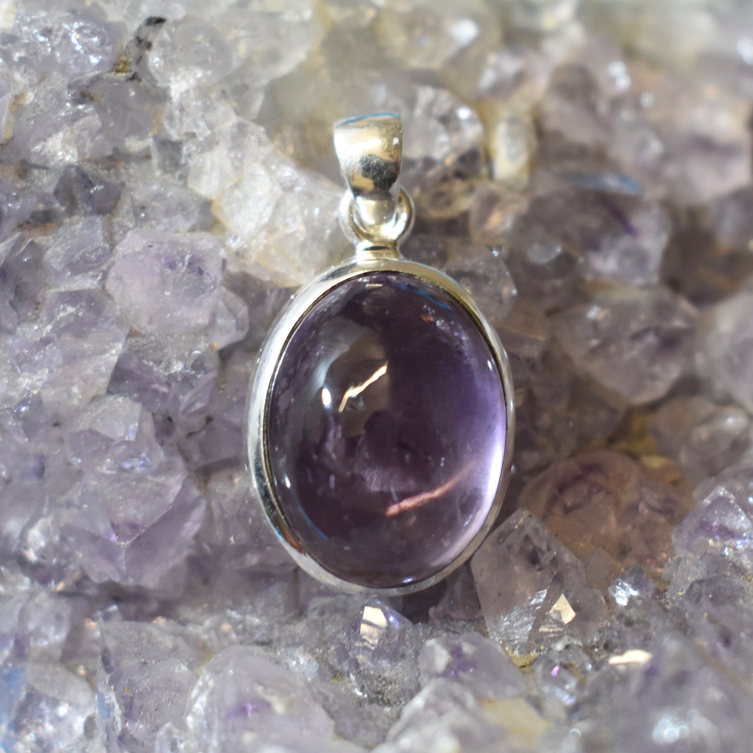 Ganesha Handicrafts, Sterling Silver Amethyst Pendant (925), Silver Amethyst Pendant, Amethyst Pendant, 925 Sterling Silver Pendant, Womens Trending Pendant, womens Traditional Pendant, Womens Pendant, women's Modern Pendant.