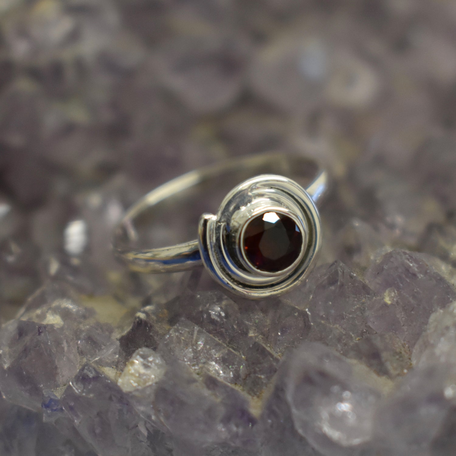 Ganesha Handicrafts, Swirl Pattern Ring, Swirl Ring, Women's Ring, Womens Trending Swirl Ring, Women's Modern Ring, Women's Traditional ring, Ruby Swirl Ring.